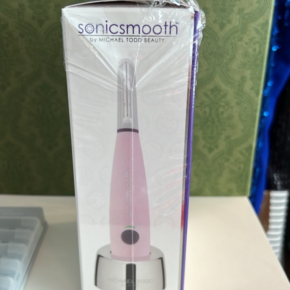Sonicsmooth Pink Dermaplaning & Exfoliation System - Picture 3 of 4